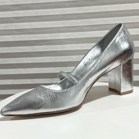 🌹STUART WEITZMAN🌹 SW 75 Pointed Toe Mary Jane
Pump Size: 6B - Picture 4 of 15
